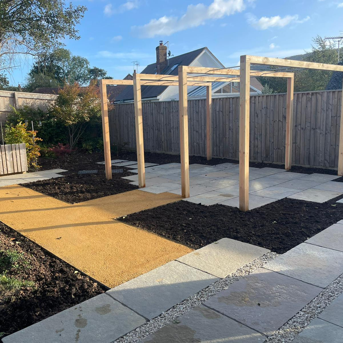 Yellow Limestone Tumbled & Brushed - PP2 (25mm)