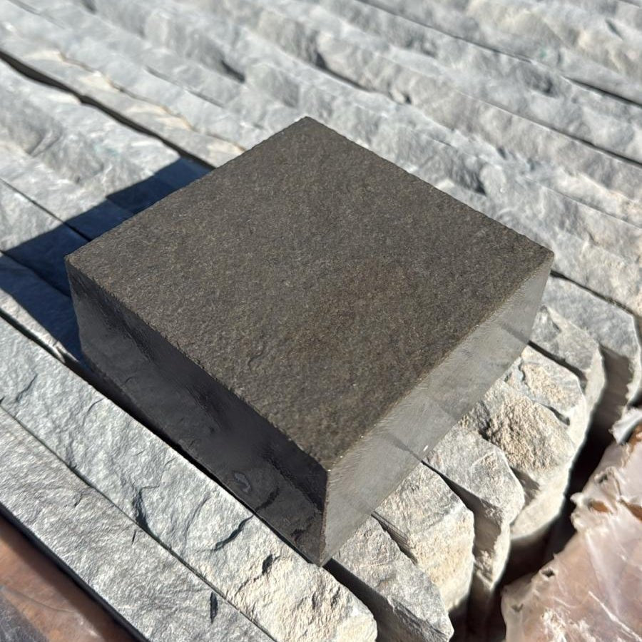 Grey Limestone Cobbles - 100x200 (40mm) - East Yorkshire Stone Ltd